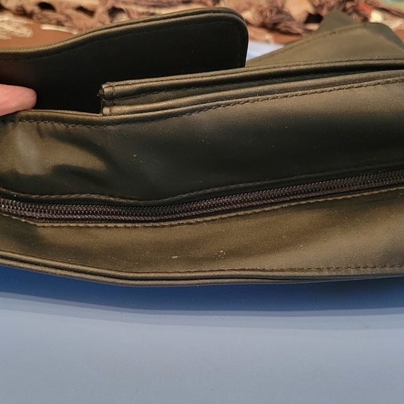 AMPLIFY Black Crossbody Backpack Tote - Picture 6 of 7